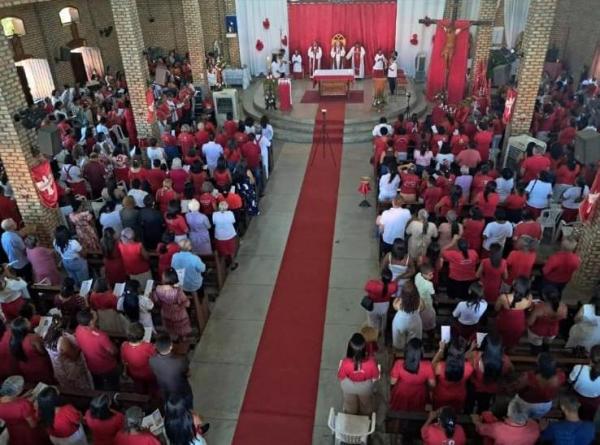 Paróquia da Sagrada Família celebra solenidade de Pentecostes em Oeiras