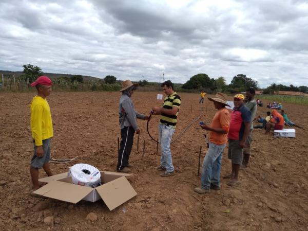 CEFAS realiza montagem de sistema de irrigação na comunidade quilombola Angiacal Colônia do Piauí