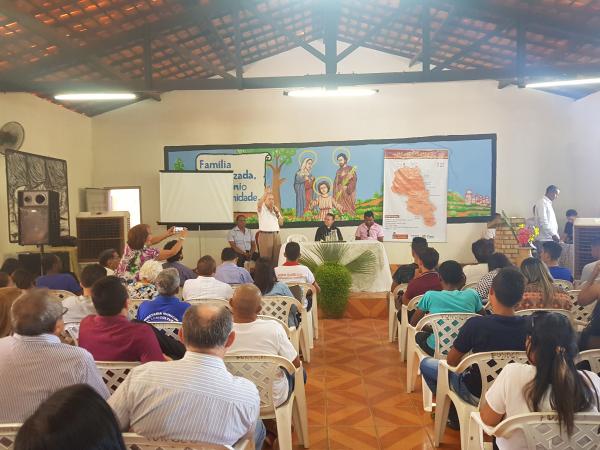 Seminário sobre potencial e futuro do Vale do Canindé abre festejo da Sagrada Família