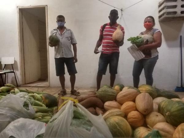 Produtos da Agricultura Familiar São Distribuídos Nas Periferias da Cidade de Oeiras!
