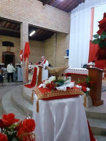 Mensagem de Fé e Esperança marca o encerramento da festa do Divino Espirito Santo na Sagrada Família 