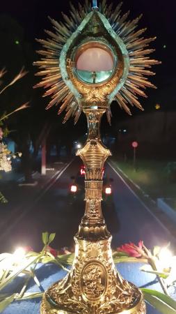 Católicos celebram a Solenidade de Corpus Christi em Oeiras