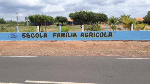 ALUNOS EGRESSOS DA EFADE IV SÃO SELECIONADOS NO PROGRAMA DE RESIDÊNCIA PROFISSIONAL AGRÍCOLA.