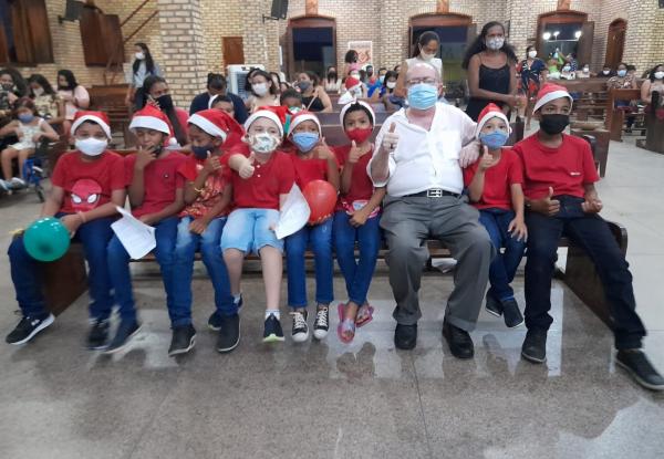 Paróquia Sagrada Família celebra o Natal das Crianças