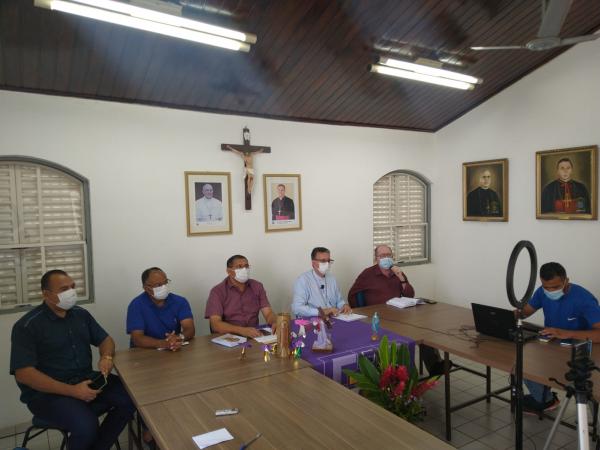Em coletiva, Dom Edilson anuncia recomendações das atividades presenciais na diocese de Oeiras.