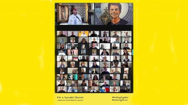 Jovens evangelizadores digitais unidos em oração pelas missões