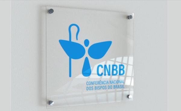 CNBB inicia processo de aplicação de sua nova assinatura visual a partir de reunião com comunicadores de seus Regionais