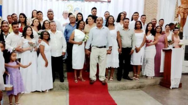 Paróquia da Sagrada Família realiza o sonho de 19 casais em casamento comunitário
