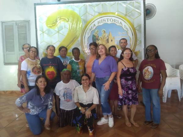 Paróquia da Sagrada Família realiza aula de música para Idosos