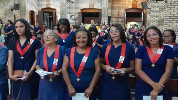 Apostolado da Oração recebem a Fita em Missa da Solenidade Do Sagrado Coração De Jesus na Paróquia da Sagrada Família